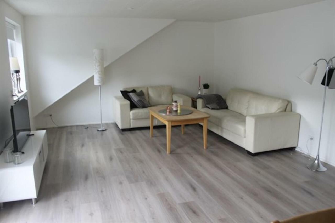 Private Spacious Home In City Center Klaksvik Bagian luar foto